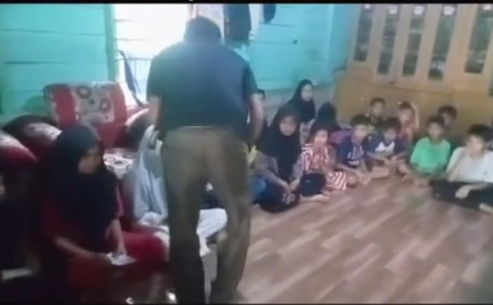 Penyaluran Bantuan Kebajikan Kepada Anak Yatim Desa Balangka